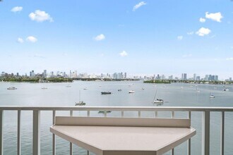 1228 West Ave in Miami Beach, FL - Foto de edificio - Building Photo