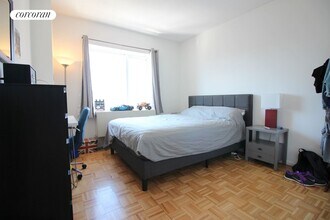 225 8th Ave in New York, NY - Building Photo - Building Photo