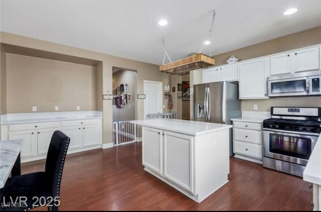 916 E Bob Barney Ct in North Las Vegas, NV - Building Photo - Building Photo