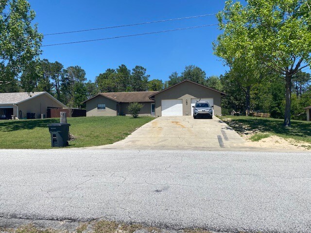 3515 E Theresa Ln in Inverness, FL - Building Photo
