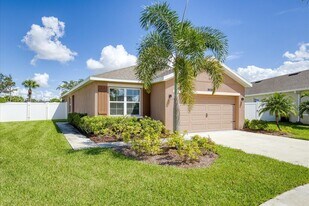 11160 SW Hadley St in Port St. Lucie, FL - Building Photo