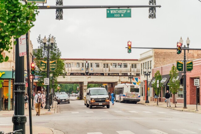 5533 N Kenmore Ave in Chicago, IL - Building Photo - Building Photo