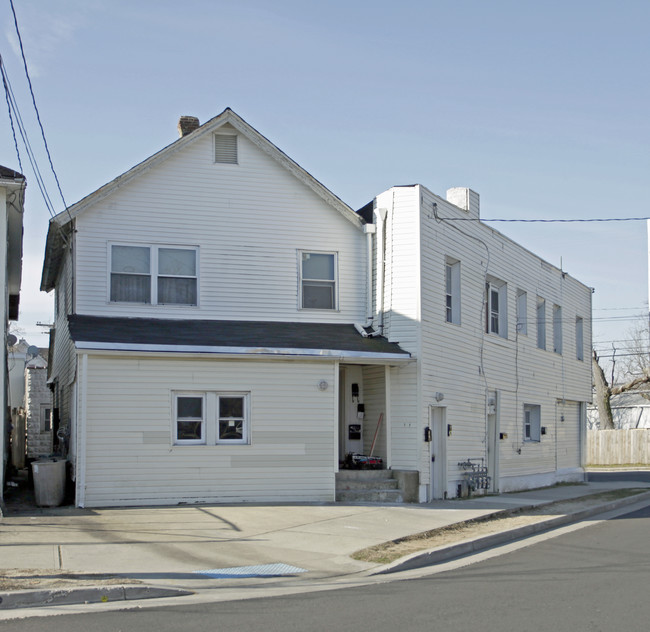 1134-1136 Monroe Ave in Asbury Park, NJ - Foto de edificio - Building Photo