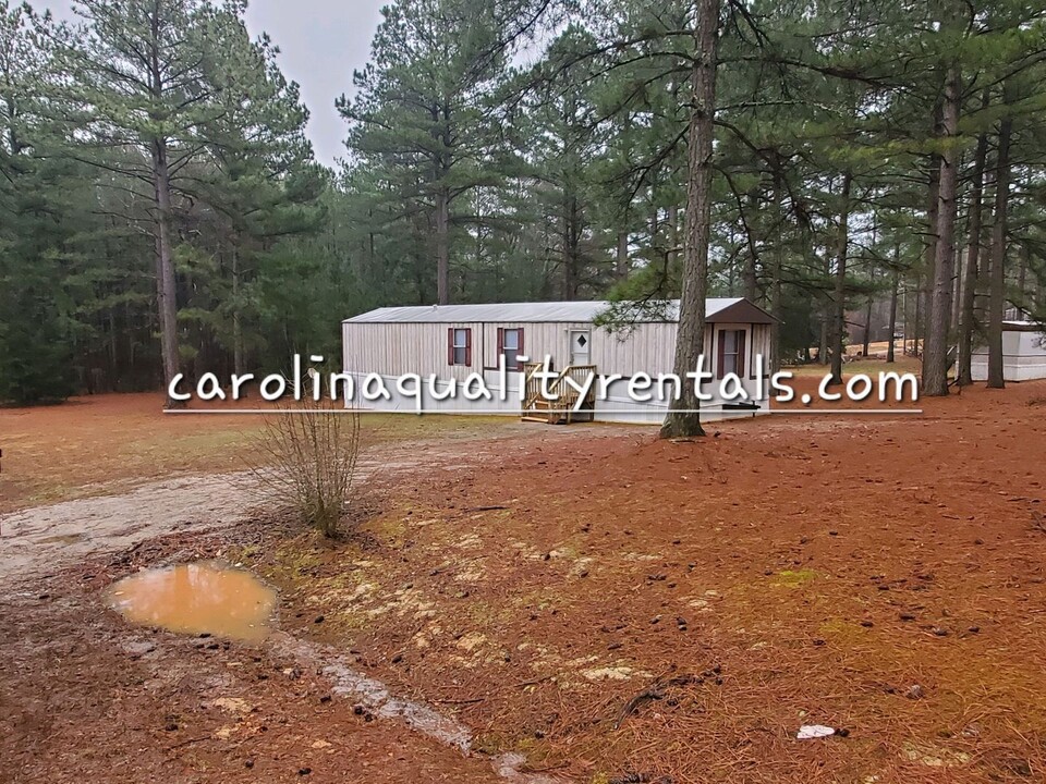 231 Taylor Farm Ln in Henderson, NC - Building Photo