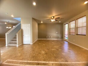 10507 Winter Grass Dr in Las Vegas, NV - Building Photo - Building Photo
