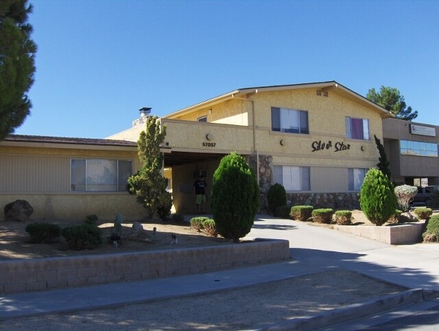 Silver Star Apartments in Yucca Valley, CA - Foto de edificio - Building Photo