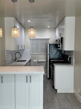 7555 De Longpre Ave, Unit 4 in Los Angeles, CA - Building Photo - Building Photo