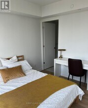 501 Yonge St in Toronto, ON - Building Photo - Building Photo