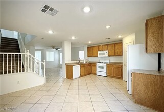 622 Port Talbot Ave in Las Vegas, NV - Building Photo - Building Photo