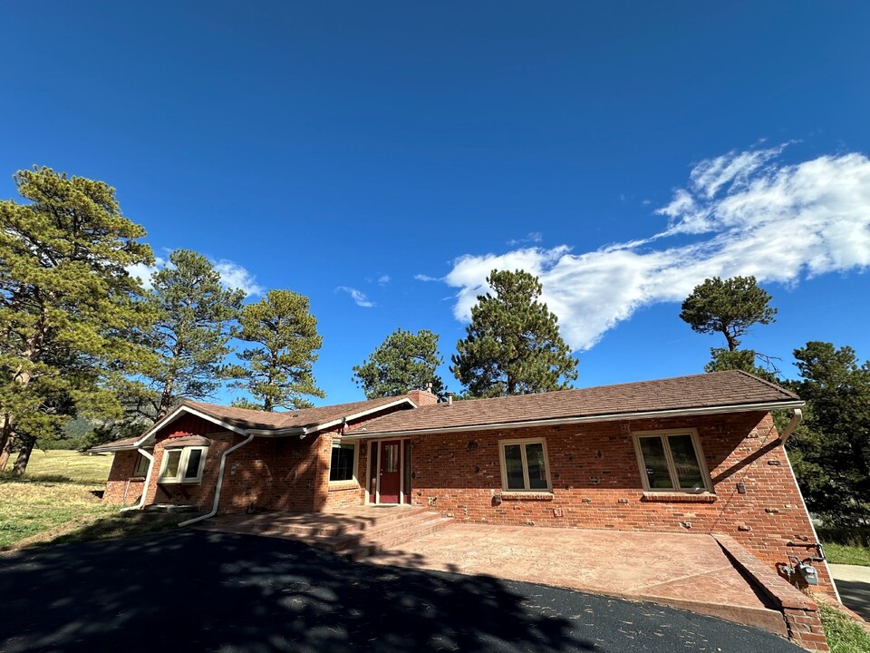 2975 Bergen Peak Dr in Evergreen, CO - Building Photo