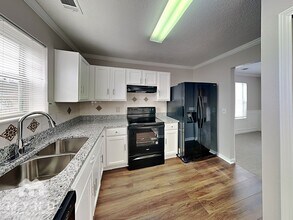 2395 Raven Cir in Lithonia, GA - Building Photo - Building Photo