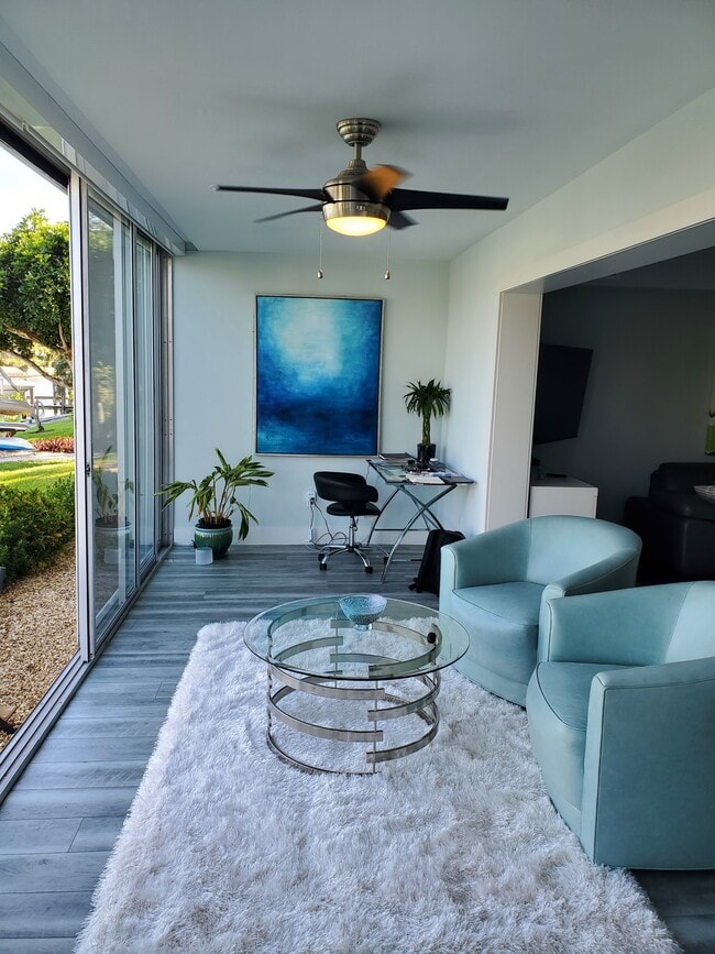 property at 1910 Gulf Shore Blvd N