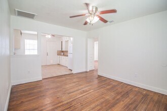2010 40th St in Lubbock, TX - Building Photo - Building Photo