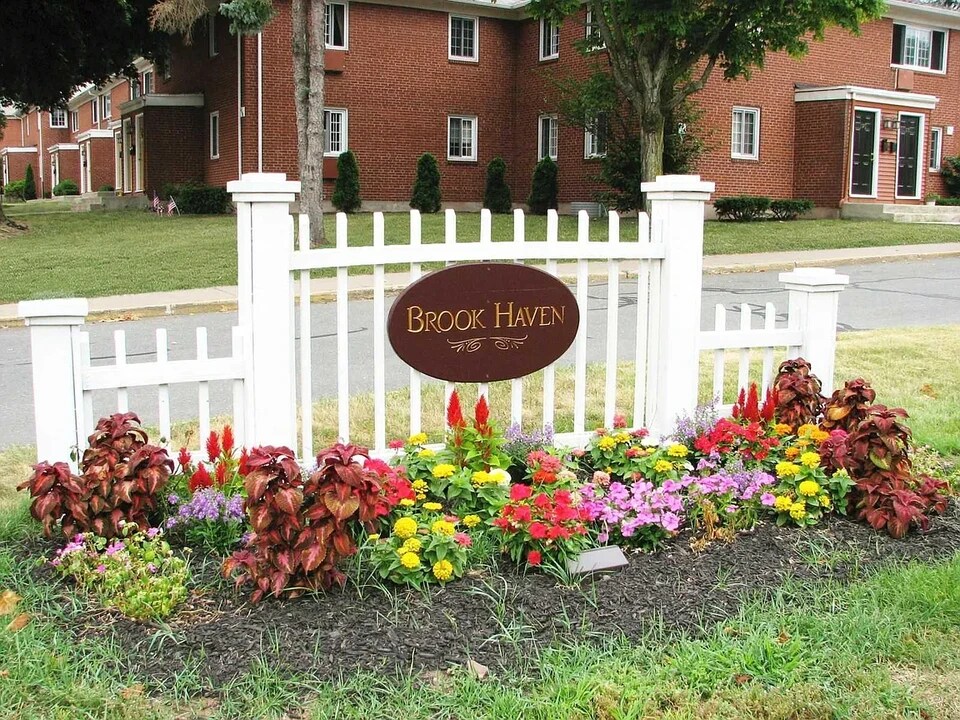 426 Middle Tpke W, Unit #52 in Manchester, CT - Foto de edificio