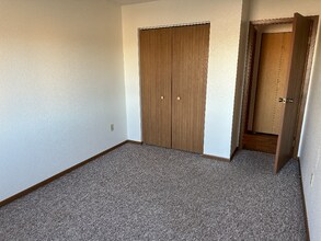 1121 14th Ave E, Unit 16 in West Fargo, ND - Foto de edificio - Building Photo