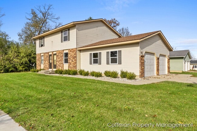 2511-2513 Ridgefield Dr NE in Grand Rapids, MI - Building Photo - Building Photo