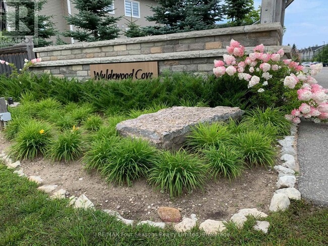 property at 4-104 Cove Ct