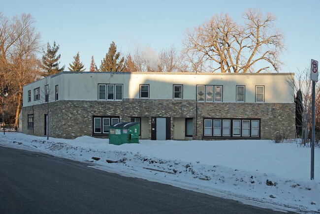 77 Baker St W in St. Paul, MN - Foto de edificio - Building Photo