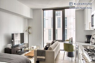 704 Spring St in Seattle, WA - Building Photo