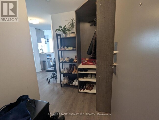 181 Dundas St E in Toronto, ON - Building Photo - Building Photo