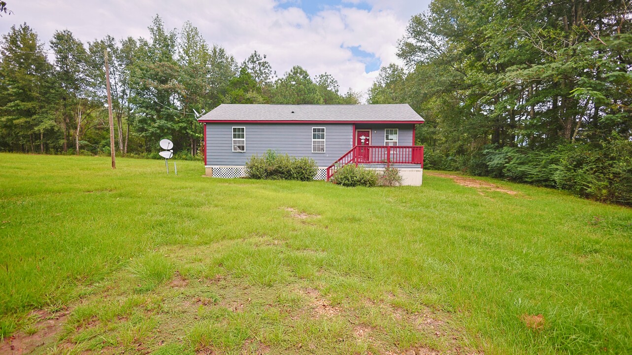 1042 M.L.K. Jr Dr in Summit, MS - Building Photo