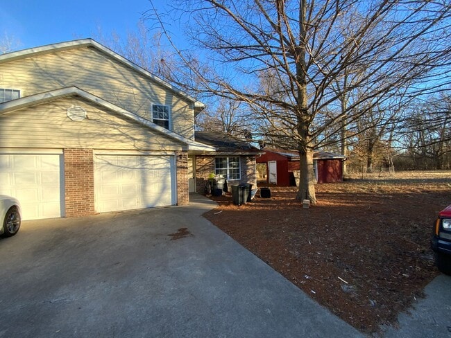 property at 1416 W Worley St