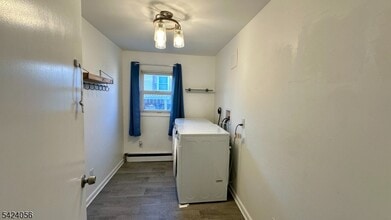 529 Valley Rd in Roselle Park, NJ - Building Photo - Building Photo