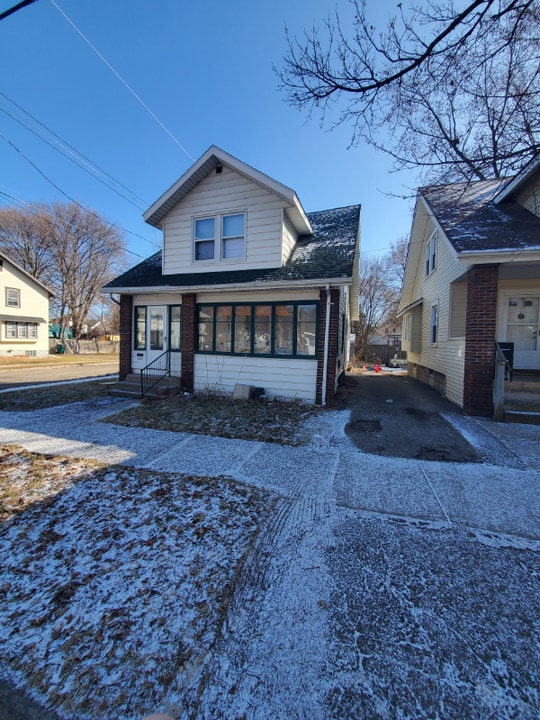 601 Lathrop St in Lansing, MI - Foto de edificio