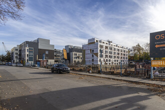 3730 Sainte-Catherine Rue E in Montréal, QC - Building Photo - Building Photo