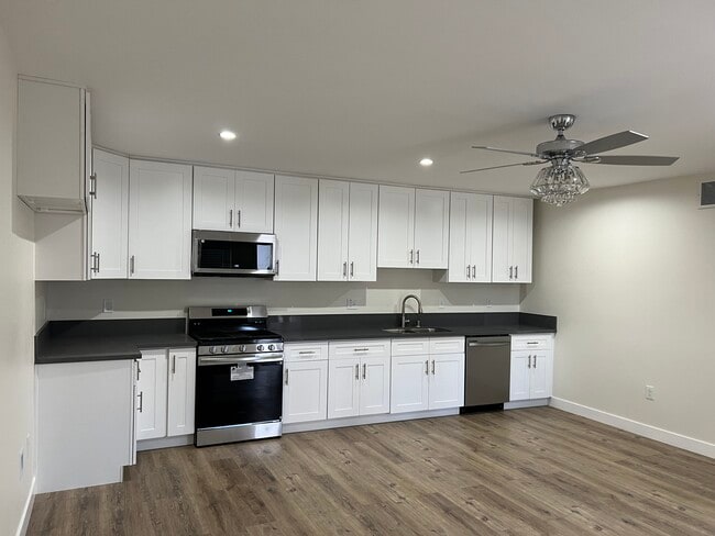 5225 Katella Rd in South Gate, CA - Building Photo - Building Photo
