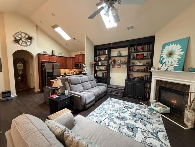 502 Camellia Ct in Acworth, GA - Foto de edificio - Building Photo