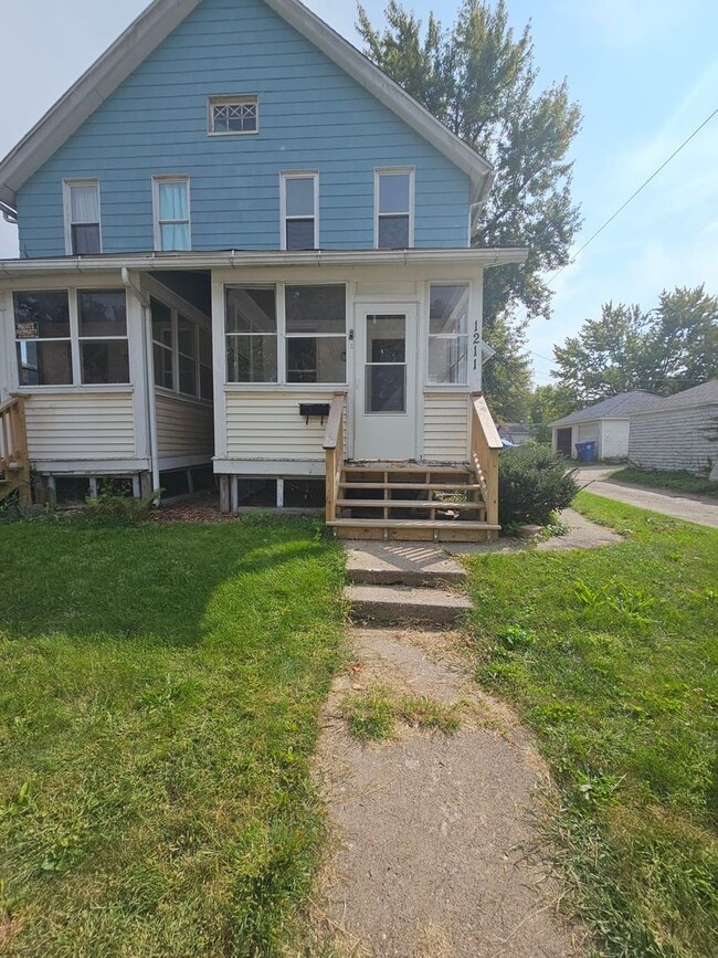 property at 1209 W 15th St