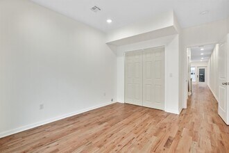 300 Halladay St in Jersey City, NJ - Building Photo - Building Photo