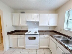 219 Ship Dr, Unit B in Baton Rouge, LA - Building Photo - Building Photo