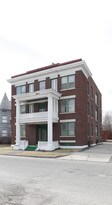 10 Taconic St in Pittsfield, MA - Building Photo