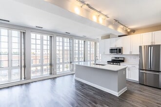 The Residence at the Glen Town Center in Glenview, IL - Building Photo - Building Photo