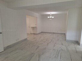 12831 SW 43rd Dr in Miami, FL - Building Photo