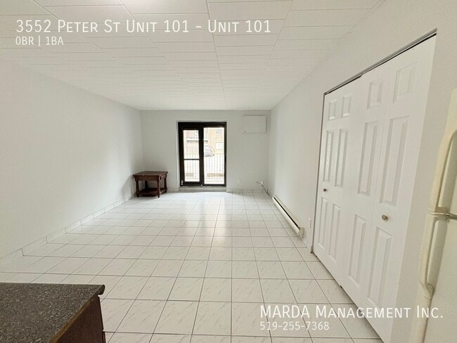 3552 Peter St