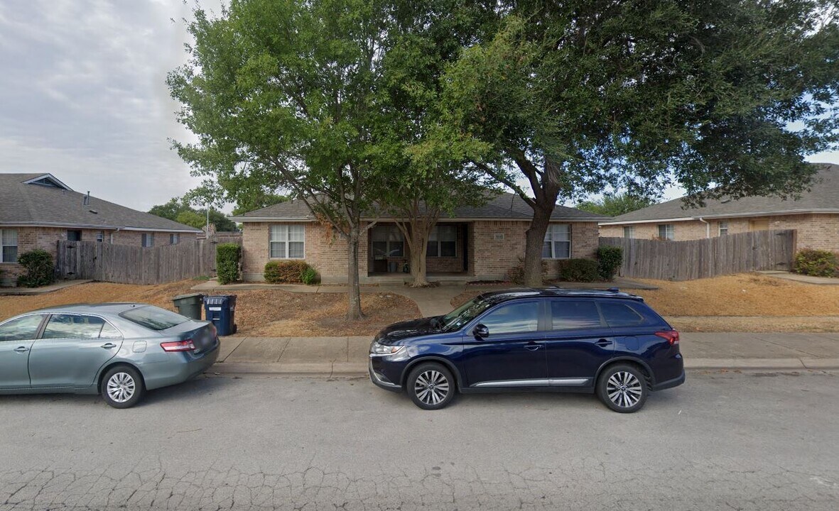 1706 Dexter Dr S in College Station, TX - Building Photo