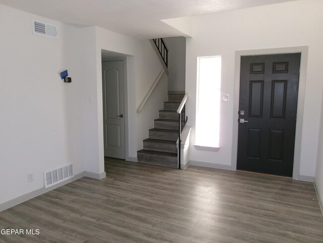 7013 Echo Cliffs Dr in El Paso, TX - Building Photo - Building Photo