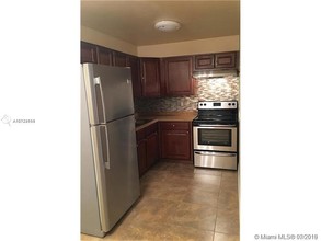 301 NW 177th St-Unit -123 in Miami, FL - Building Photo - Building Photo