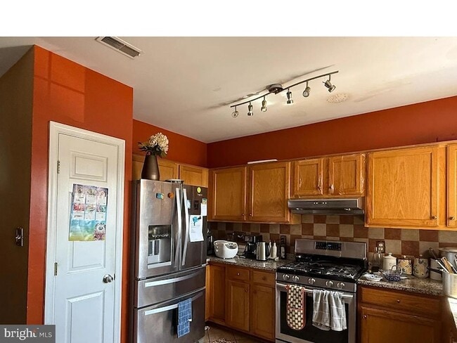 11589 Tolson Pl in Woodbridge, VA - Building Photo - Building Photo