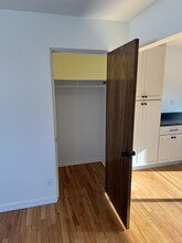 3948 Brittany Cir, Unit D in Bridgeton, MO - Foto de edificio - Building Photo