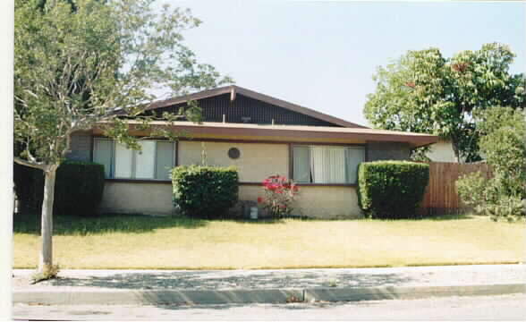 1257 Woodbury Ct in Upland, CA - Building Photo