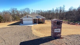 17024 Buck Cir in Newalla, OK - Building Photo