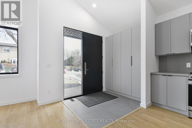 506 Scarborough Rd in Toronto, ON - Building Photo - Building Photo