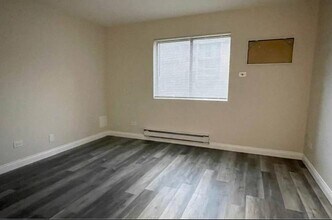 633 S Virginia Rd in Crystal Lake, IL - Building Photo - Building Photo