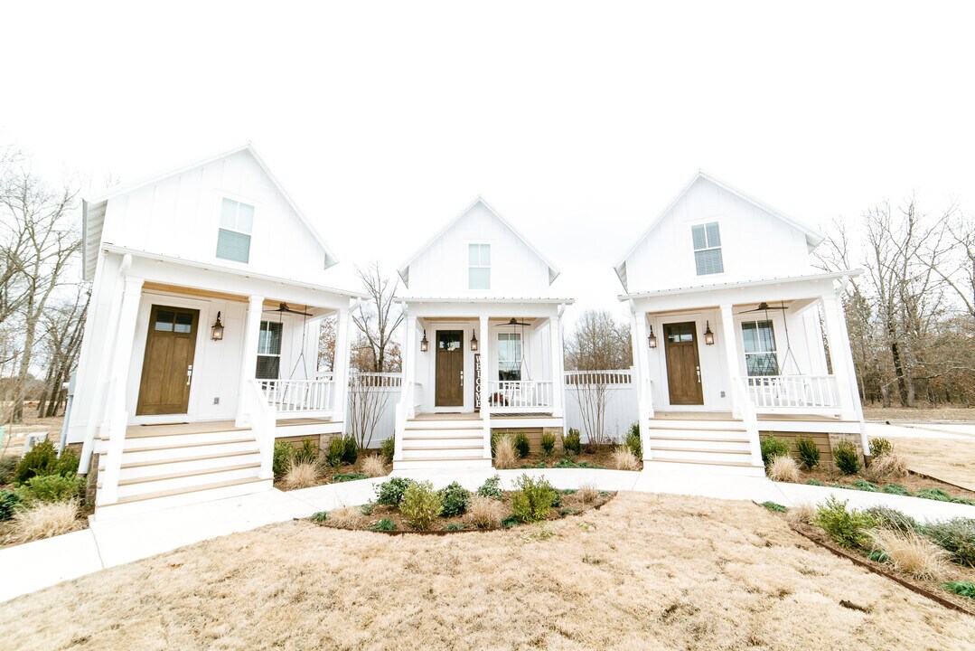 2023 Loretta Parker Lane, Cottage B, Unit Lot 12 in Barling, AR - Building Photo