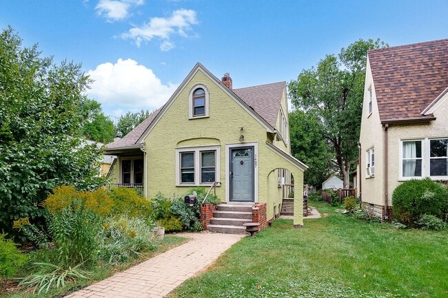 property at 1407-1409 Hubbard Ave