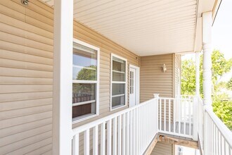 105 Taylor St, Unit 3S in Manchester, NH - Foto de edificio - Building Photo